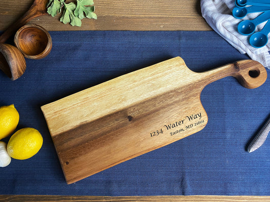 Medium Live Edge Handled Bread Board by Tuckahoe Hardwoods